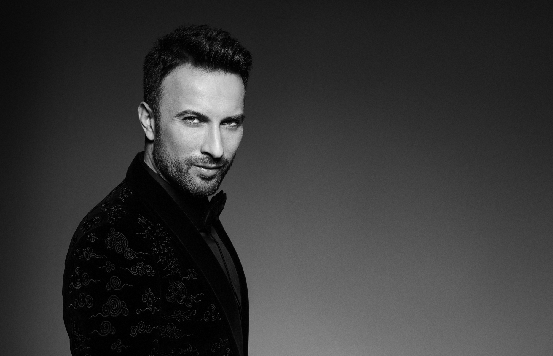 TARKAN TÜRKİYE CUMHURİYETİ’NİN 100. YILI İÇİN YAZDIĞI MARŞI YAYINLADI